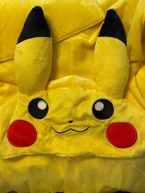 EUC Children’s Pokémon Halloween Costume Size M (8-10)